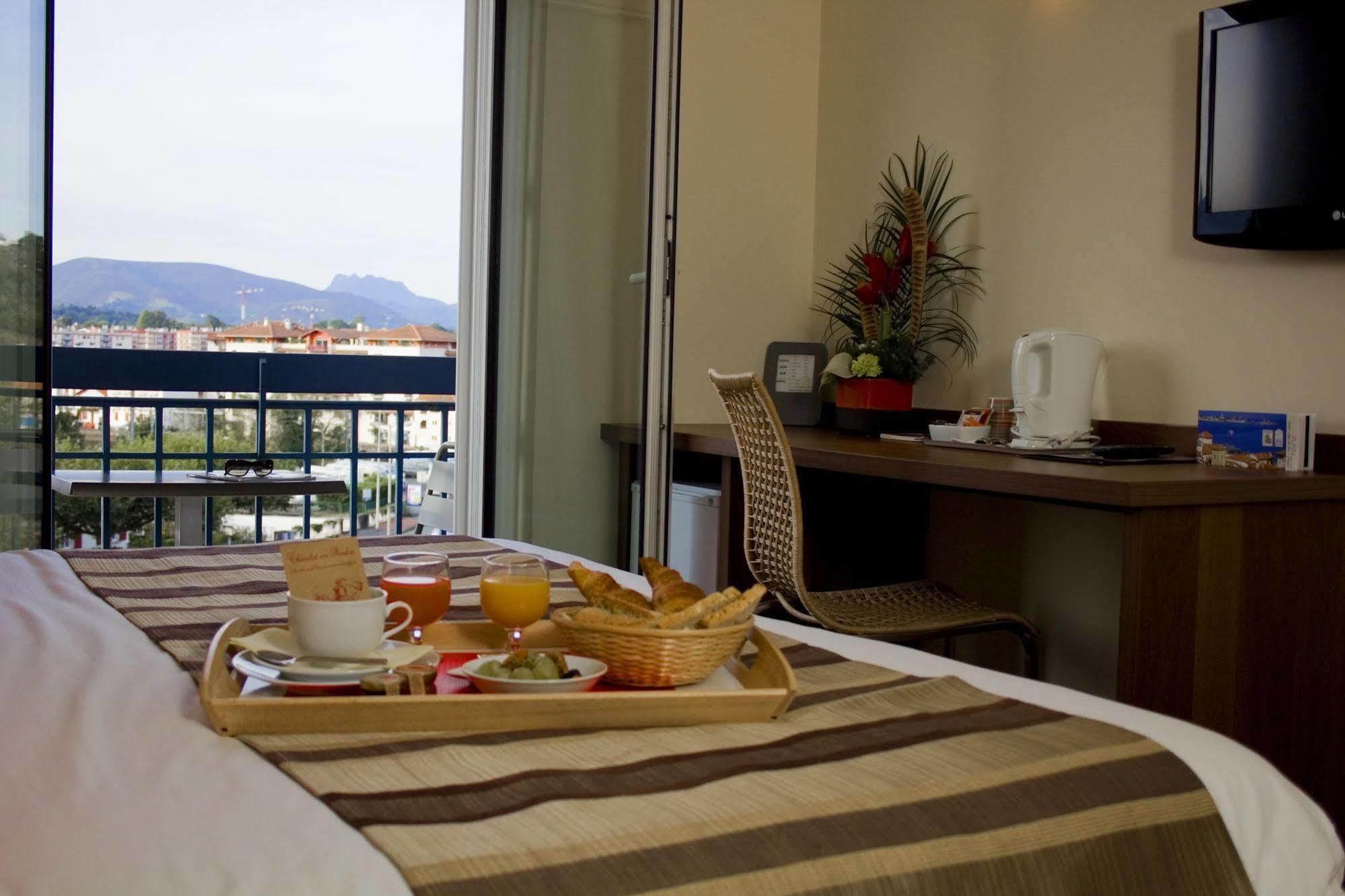Hotel Le Relais Saint-Jacques Bagian luar foto